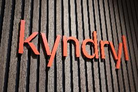 Kindryl Japan signboard and logo